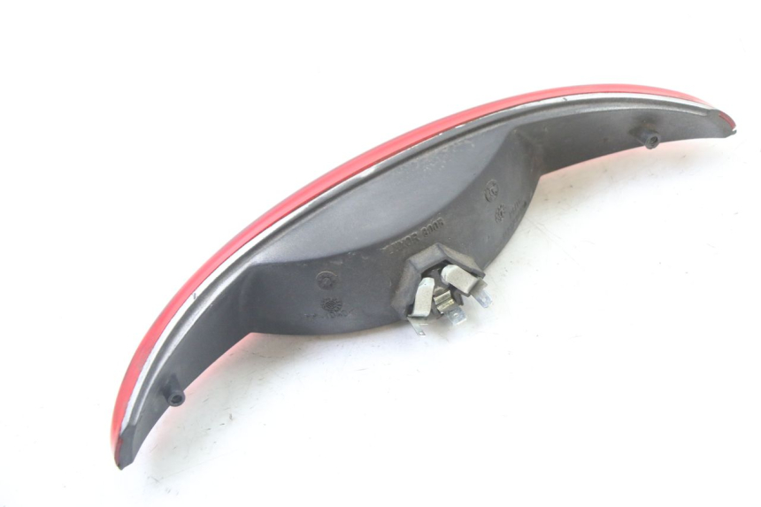 photo de LUZ TRASERA PEUGEOT ELYSEO 125 (1999 - 2004) - Primer plano técnico