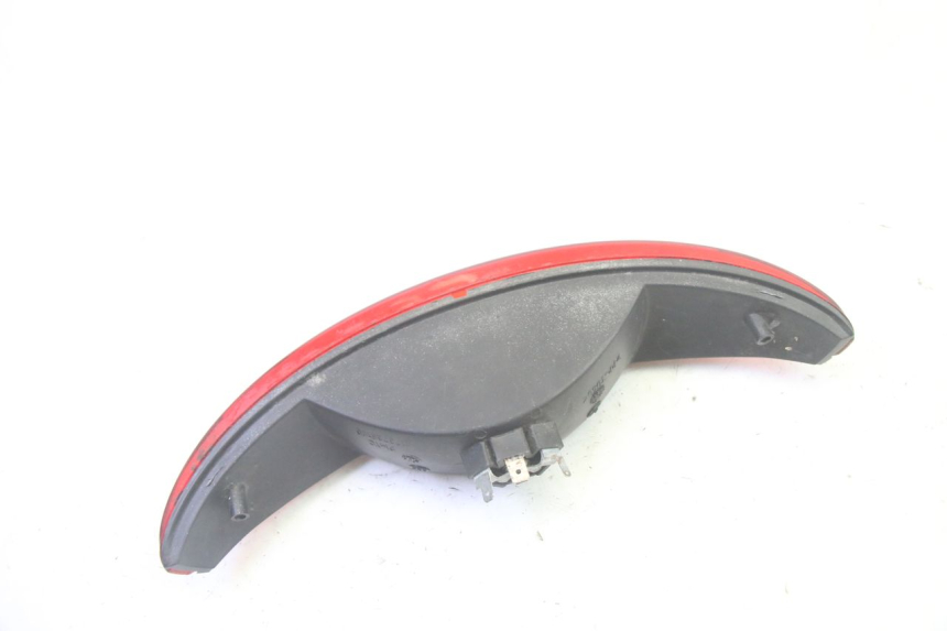 photo de LUZ TRASERA PEUGEOT ELYSEO 125 (1999 - 2004) - Zoom estado de uso