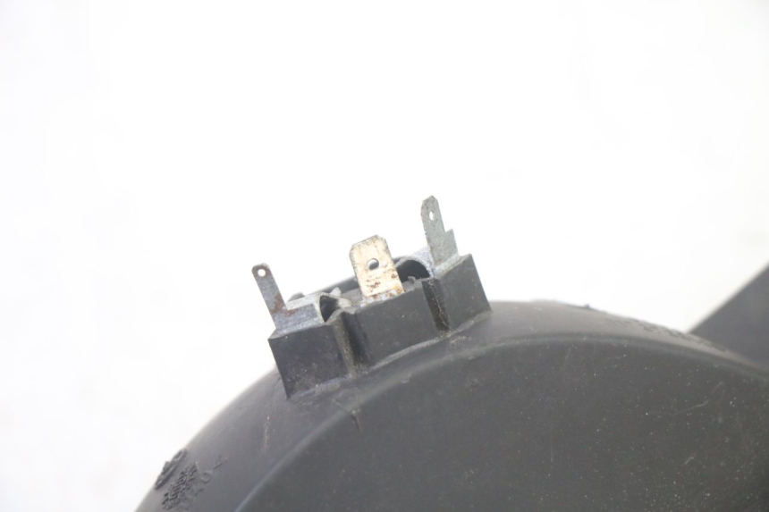 photo de LUZ TRASERA PEUGEOT ELYSEO 125 (1999 - 2004) - Primer plano técnico