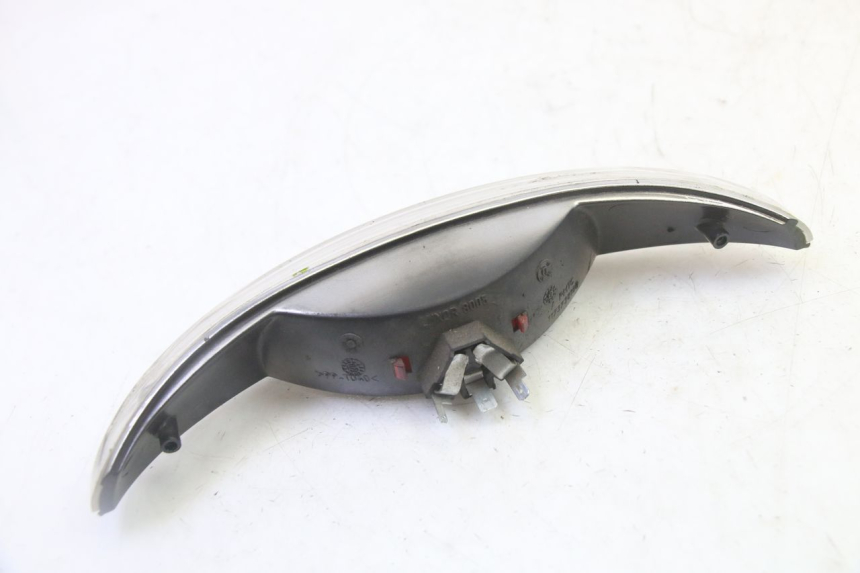 photo de LUZ TRASERA PEUGEOT ELYSTAR 50 (2002 - 2014) - Primer plano técnico