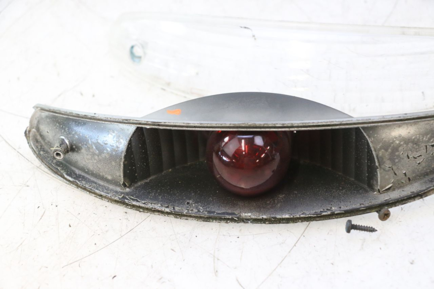 photo de LUZ TRASERA PEUGEOT ELYSTAR 50 (2002 - 2014) - Primer plano técnico