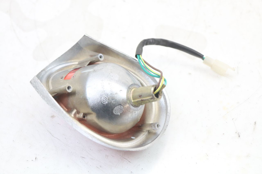 photo de LUZ TRASERA EUROCKA RETRO 50 (2007 - 2014) - Detalles de los puntos de fijación