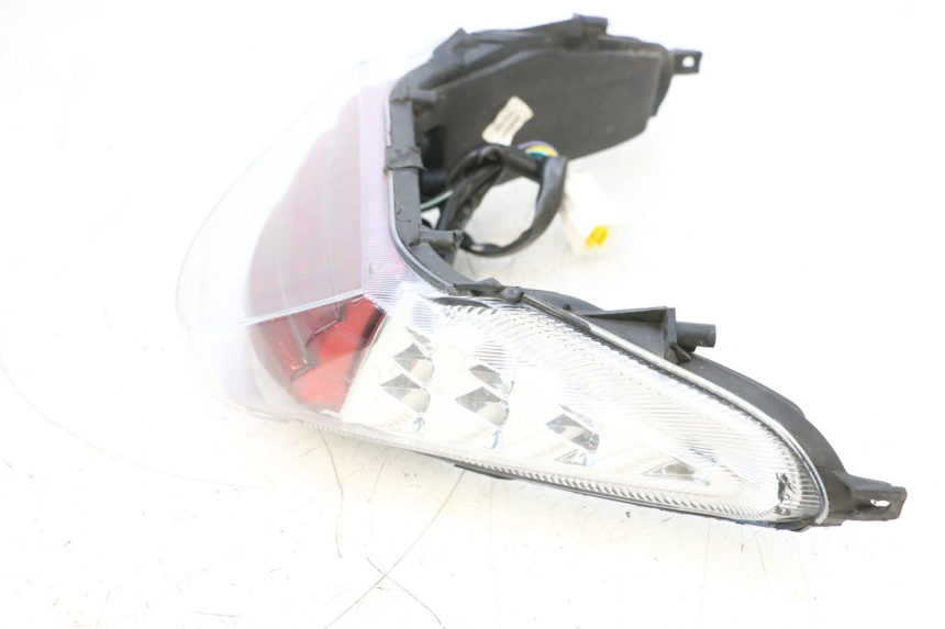 photo de LUZ TRASERA KEEWAY F-ACT FACT EVO 50 (2020 - 2026) - Primer plano de alta resolución