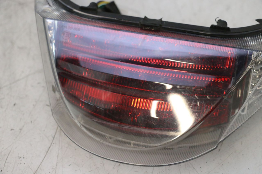 photo de LUZ TRASERA KEEWAY F-ACT FACT EVO 50 (2020 - 2026) - Detalles de los puntos de fijación
