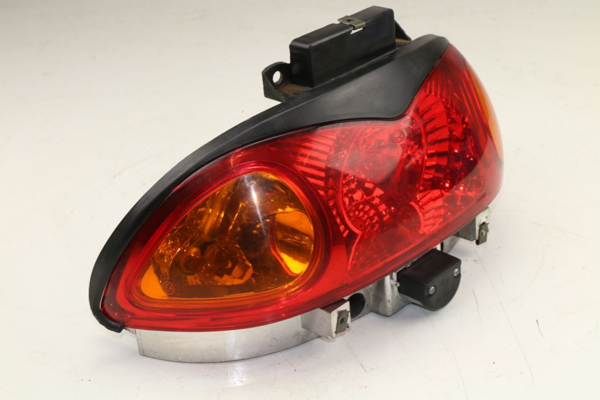 photo de LUZ TRASERA FALCONBIKE F-125 125 (2007 - 2012) - Marcados y referencias originales