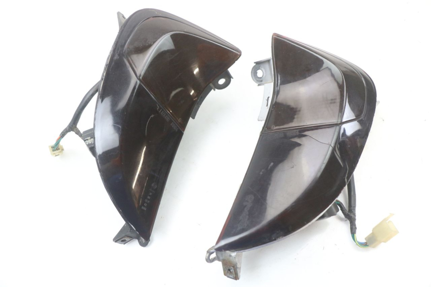 photo de LUZ TRASERA HONDA FES PANTHEON 2T 125 (1998 - 2002) - Vista principal