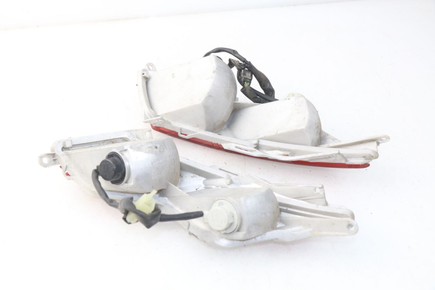 photo de LUZ TRASERA HONDA FES PANTHEON 125 (2003 - 2007) - Zoom estado de uso