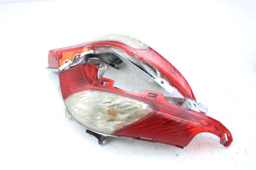 photo de LUZ TRASERA HONDA FES S-WING SWING ABS 125 (2007 - 2015) - Otra perspectiva