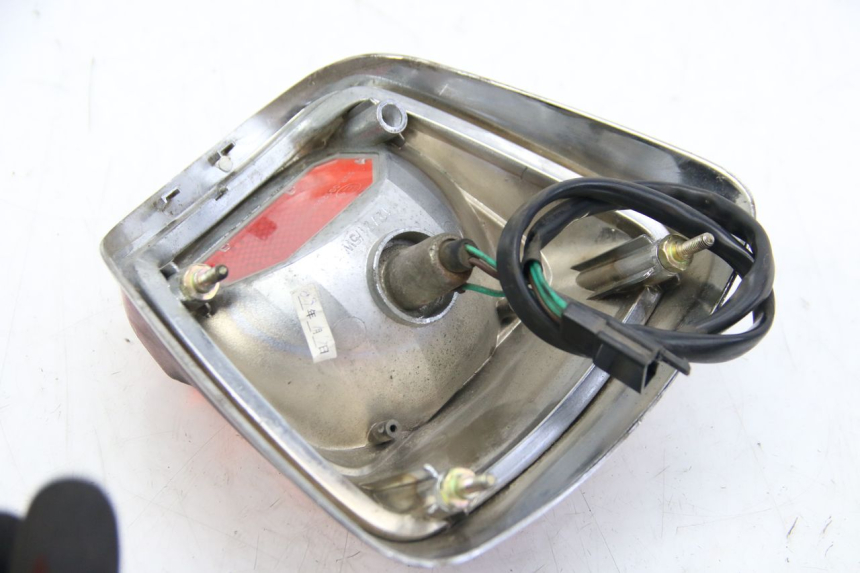 photo de LUZ TRASERA SYM FIDDLE 2 125 (2010 - 2013) - Detalles de los puntos de fijación