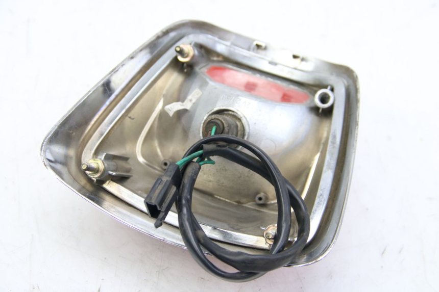 photo de LUZ TRASERA SYM FIDDLE 2 125 (2010 - 2013) - Estado de la superficie y material