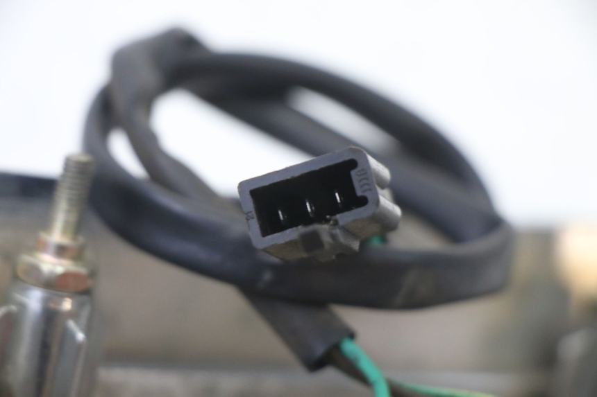 photo de LUZ TRASERA SYM FIDDLE 2 S 125 (2012 - 2014) - Detalles de los puntos de fijación