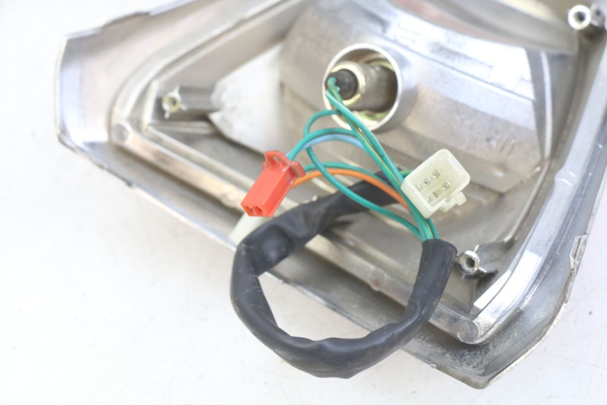 photo de LUZ TRASERA SYM FIDDLE 3 III 125 (2014 - 2020) - Otra perspectiva