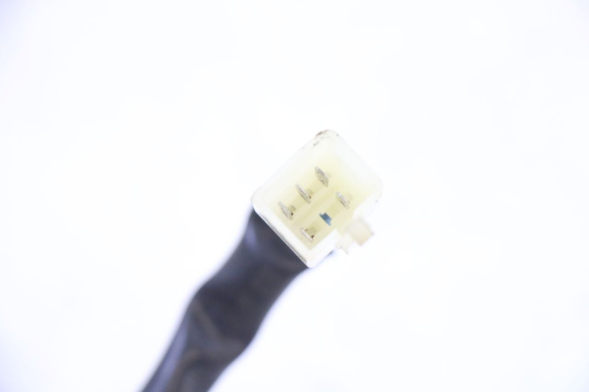 photo de LUZ TRASERA SYM FIDDLE 3 III 50 (2014 - 2020) - Detalles de los puntos de fijación