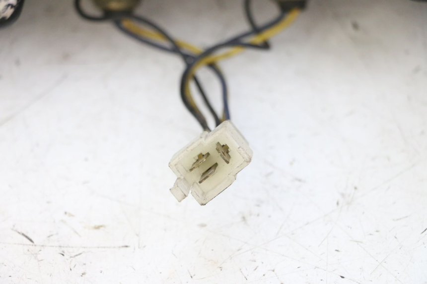 photo de LUZ TRASERA YAMAHA FJ 36Y 1100 (1984 - 1985) - Marcados y referencias originales