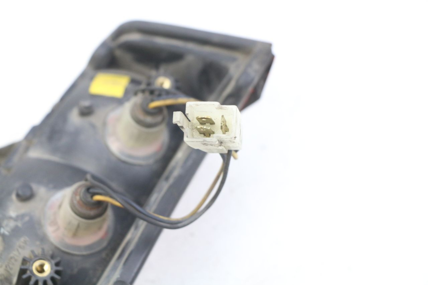 photo de LUZ TRASERA YAMAHA FJ 3CX 1200 (1986 - 1996) - Otra perspectiva