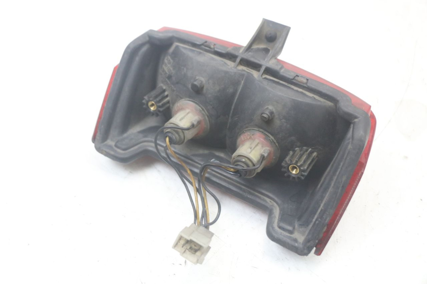 photo de LUZ TRASERA YAMAHA FJ 3CX 1200 (1986 - 1996) - Características distintivas