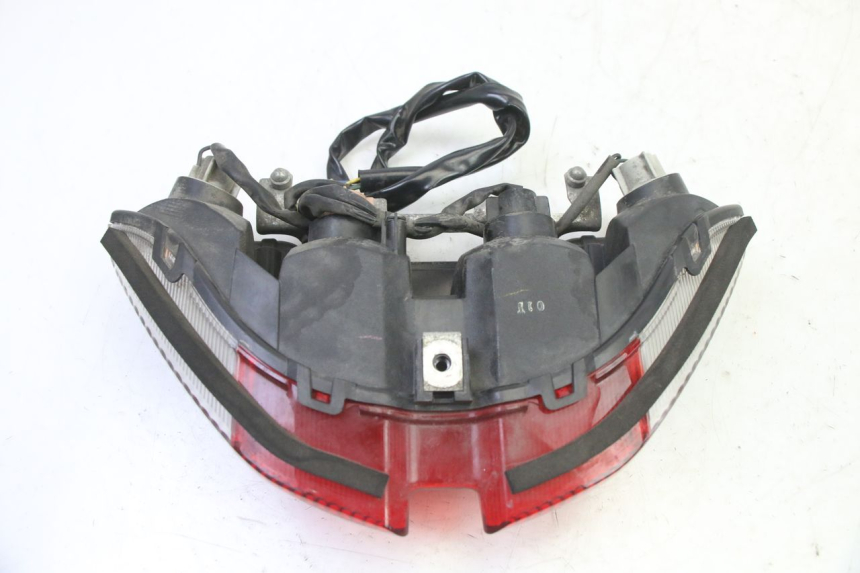 photo de LUZ TRASERA YAMAHA FJR ABS 1300 (2006 - 2012) - Detalles de los puntos de fijación