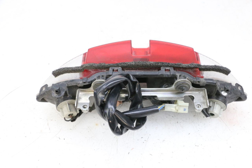 photo de LUZ TRASERA YAMAHA FJR ABS 1300 (2006 - 2012) - Primer plano técnico