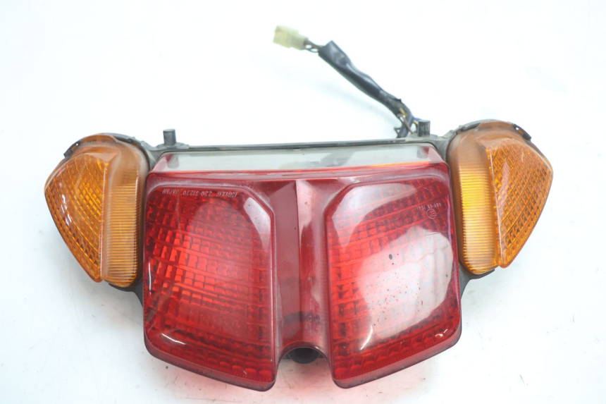 photo de LUZ TRASERA YAMAHA FJR 1300 (2001 - 2005) - Primer plano técnico