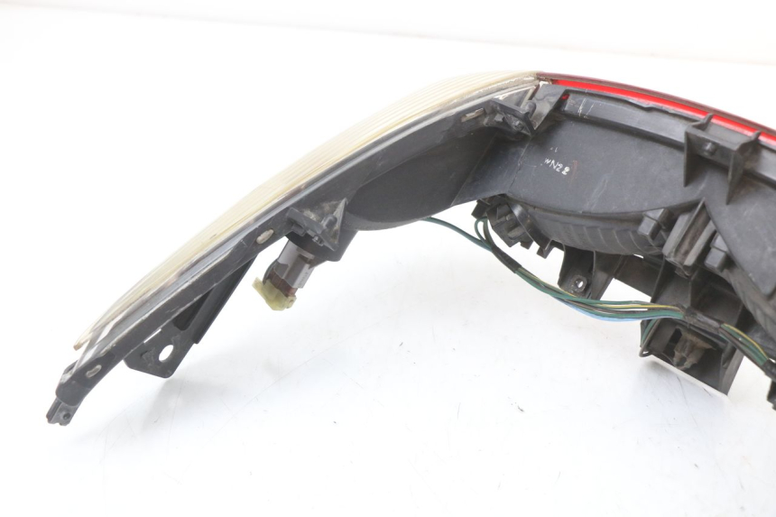 photo de LUZ TRASERA HONDA FJS SILVER WING SILVERWING 400 (2005 - 2008) - Estado de la superficie y material