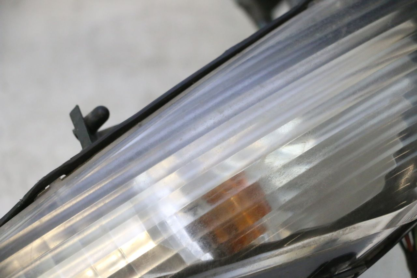 photo de LUZ TRASERA HONDA FJS SILVER WING SILVERWING 400 (2005 - 2008) - Primer plano técnico
