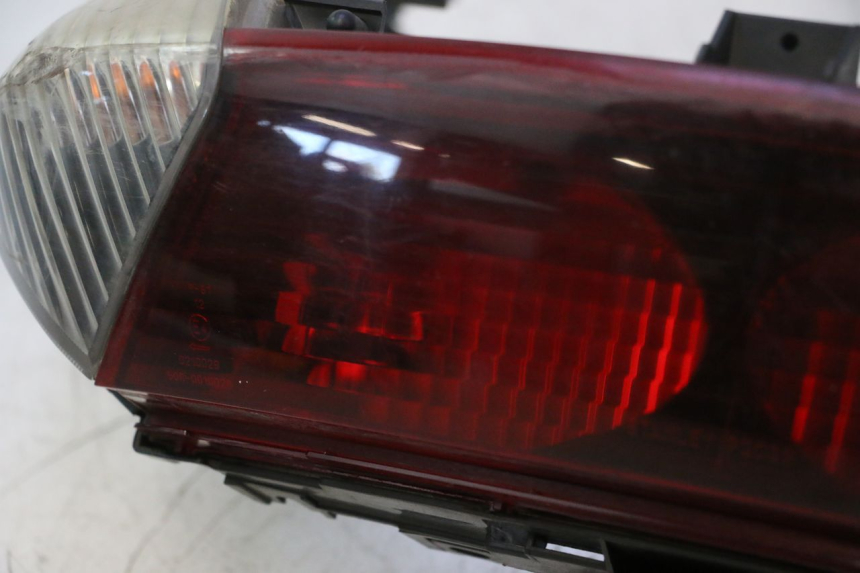 photo de LUZ TRASERA HONDA FJS SILVER WING SILVERWING 400 (2005 - 2008) - Características distintivas