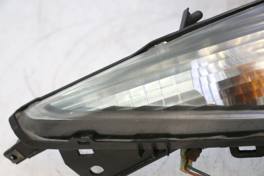 photo de LUZ TRASERA HONDA FJS SILVER WING SILVERWING 400 (2005 - 2008) - Detalles de los puntos de fijación