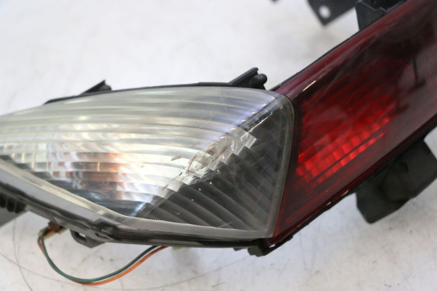 photo de LUZ TRASERA HONDA FJS SILVER WING SILVERWING 400 (2005 - 2008) - Estado de la superficie y material