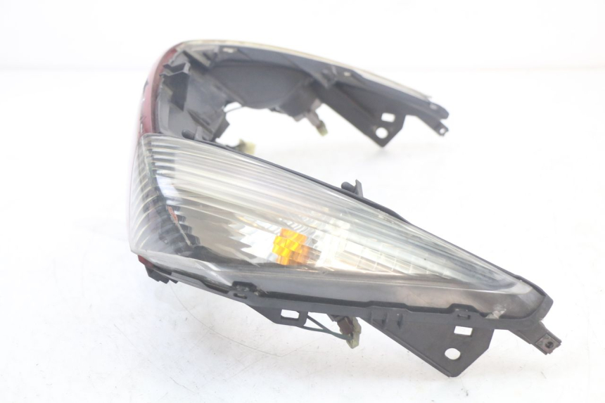 photo de LUZ TRASERA HONDA FJS SILVERWING SILVER WING 600 (2001 - 2010) - Estado de la superficie y material