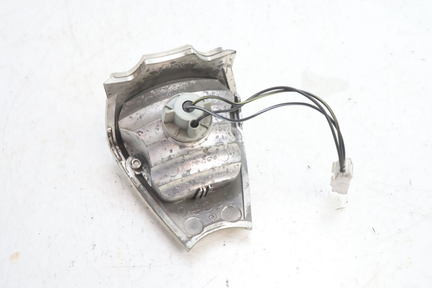 photo de LUZ TRASERA PIAGGIO FLY 2T 50 (2004 - 2017) - Detalles de los puntos de fijación