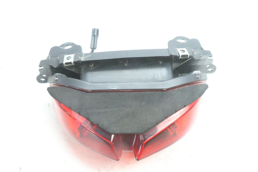 photo de LUZ TRASERA YAMAHA FZ8 800 (2010 - 2016) - Primer plano técnico