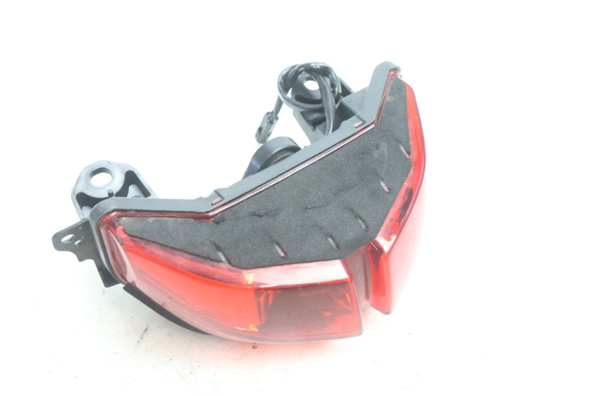 photo de LUZ TRASERA YAMAHA FZ8 800 (2010 - 2016) - Detalles de los puntos de fijación