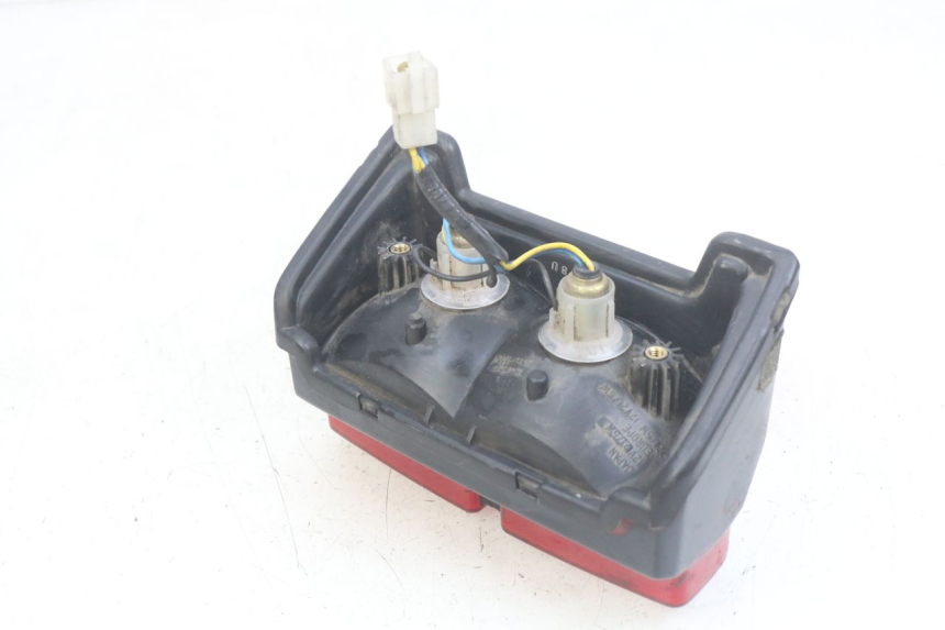 photo de LUZ TRASERA YAMAHA FZS FAZER 600 (1998 - 2001) - Otra perspectiva