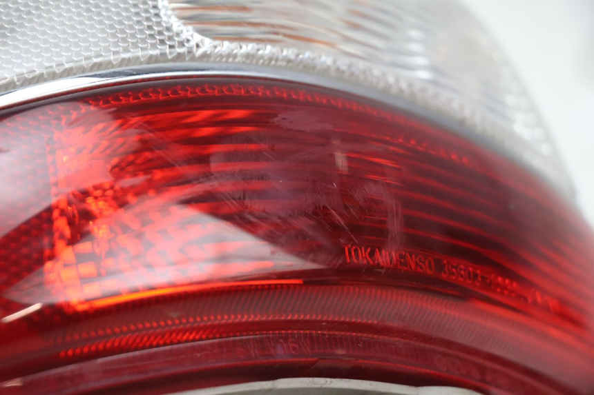 photo de LUZ TRASERA IZQUIERDA SUZUKI BURGMAN EXECUTIVE ABS 650 (2006 - 2012) - Zoom estado de uso