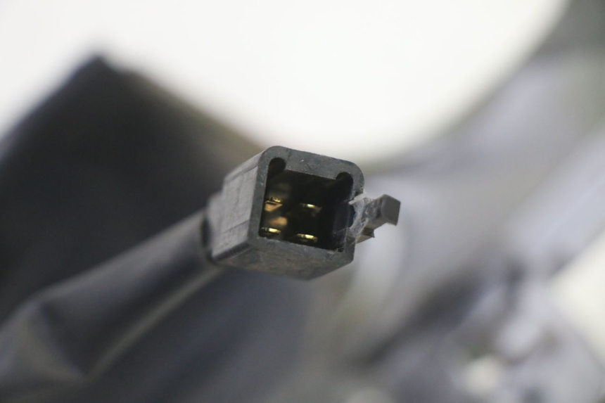 photo de LUZ TRASERA IZQUIERDA HONDA FES S-WING SWING ABS 125 (2007 - 2015) - Detalles de los puntos de fijación