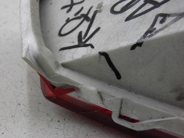 photo de LUZ TRASERA IZQUIERDA HONDA FES PANTHEON 125 (2003 - 2007) - Recambio usado revisado