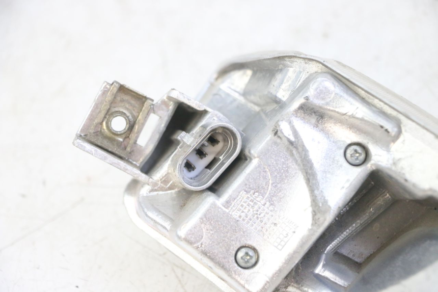 photo de LUZ TRASERA IZQUIERDA PIAGGIO IE MP3 YOURBAN 300 (2011 - 2016) - Primer plano técnico