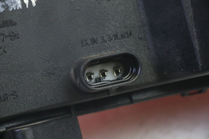 photo de LUZ TRASERA IZQUIERDA PIAGGIO MP3 HPE 350 (2018 - 2020) - Vista general del producto