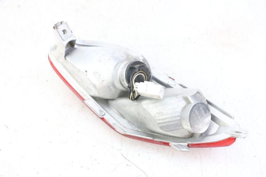photo de LUZ TRASERA IZQUIERDA PIAGGIO MP3 LT 300 (2010 - 2016) - Detalle de la pieza