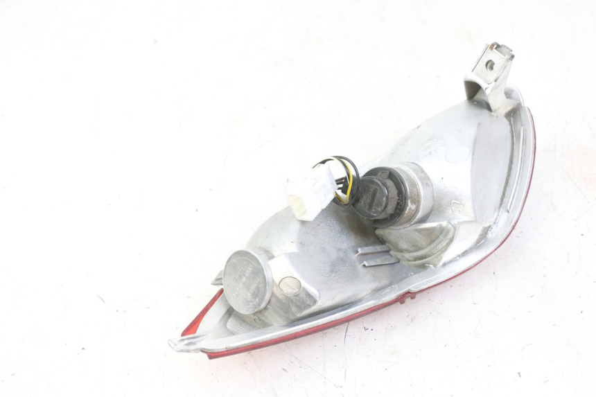 photo de LUZ TRASERA IZQUIERDA PIAGGIO MP3 LT 300 (2010 - 2016) - Otra perspectiva