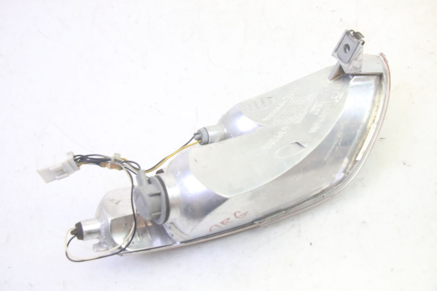 photo de FARO TRASERO IZQUIERDO PIAGGIO MP3 LT 400 (2007 - 2012) - Detalles de los puntos de fijación