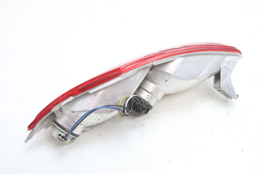 photo de LUZ TRASERA IZQUIERDA PIAGGIO MP3 LT 300 (2010 - 2016) - Otra perspectiva