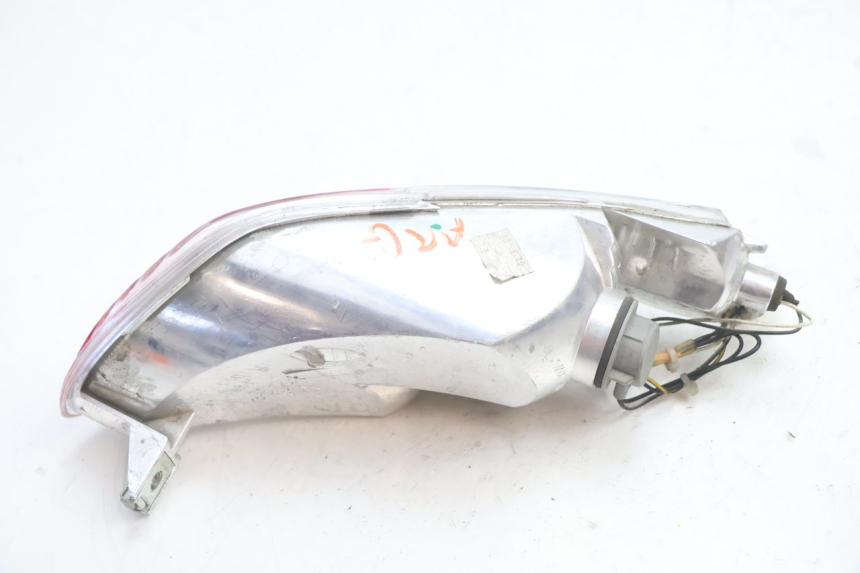 photo de FARO TRASERO IZQUIERDO PIAGGIO MP3 LT 400 (2007 - 2012) - Primer plano técnico