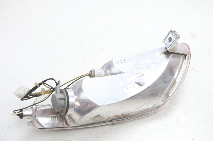 photo de FARO TRASERO IZQUIERDO PIAGGIO MP3 LT 400 (2007 - 2012) - Detalles de los puntos de fijación