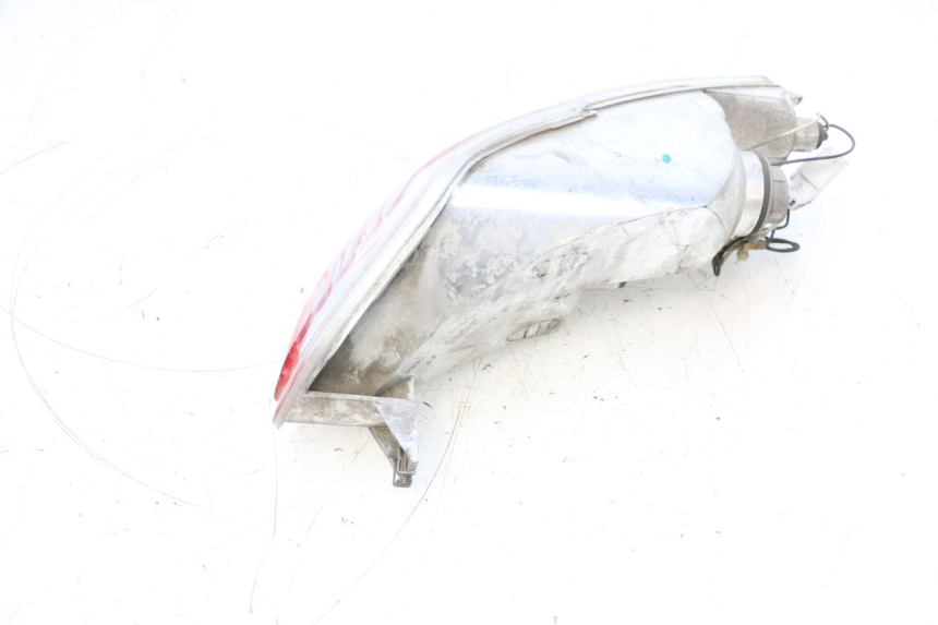 photo de LUZ TRASERA IZQUIERDA PIAGGIO MP3 RL 250 (2006 - 2010) - Otra vista del artículo