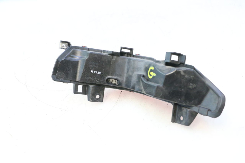 photo de LUZ TRASERA IZQUIERDA PIAGGIO MP3 500 (2016 - 2018) - Primer plano técnico