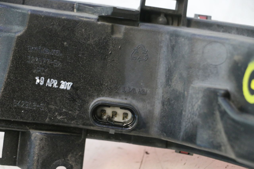 photo de LUZ TRASERA IZQUIERDA PIAGGIO MP3 500 (2016 - 2018) - Vista general del producto