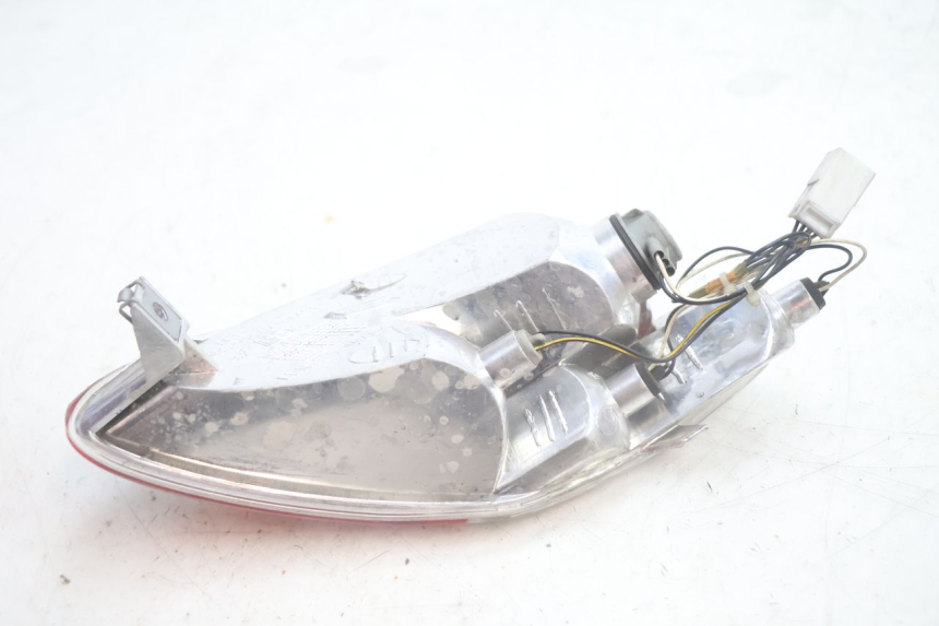 photo de LUZ TRASERA IZQUIERDA PIAGGIO MP3 125 (2006 - 2014) - Primer plano técnico