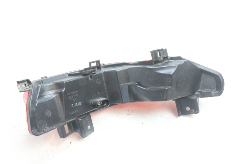 photo de LUZ TRASERA IZQUIERDA PIAGGIO MP3 500 (2016 - 2018) - Recambio usado revisado