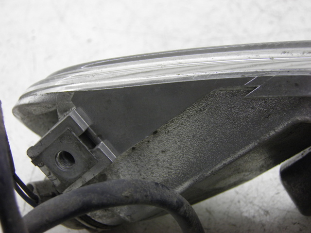 photo de LUZ TRASERA IZQUIERDA PIAGGIO CARNABY 125 (2007 - 2011) - Detalles de los puntos de fijación